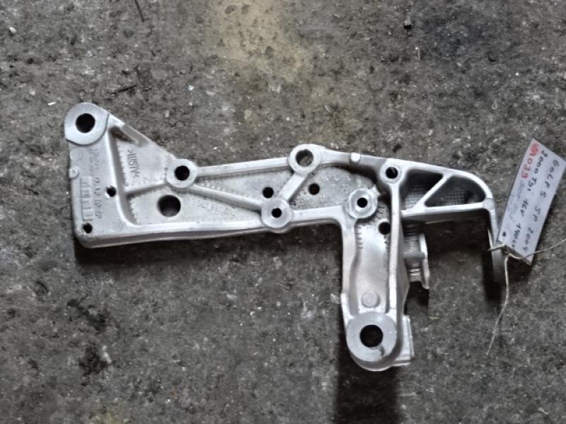 DRAAGARMSTEUN VOOR RECHTS Vw GOLF V 11/03 - 08