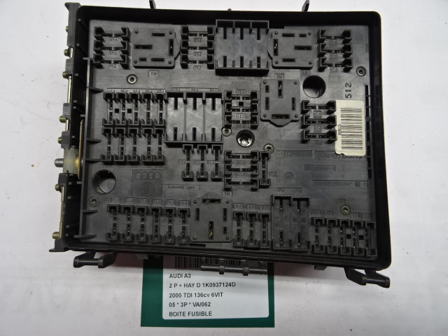 BOITE A FUSIBLES Audi A3 7/03 - 7/08