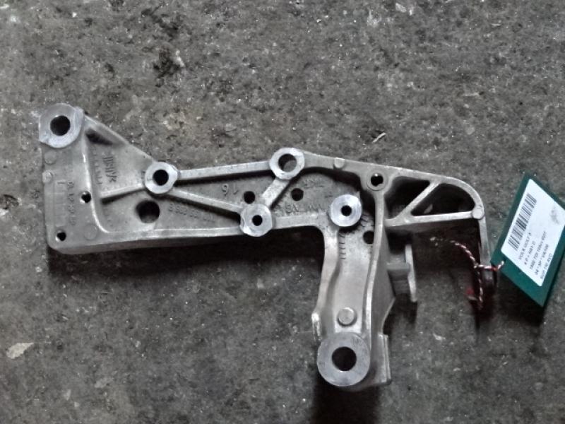 DRAAGARMSTEUN VOOR RECHTS Vw GOLF V 11/03 - 08