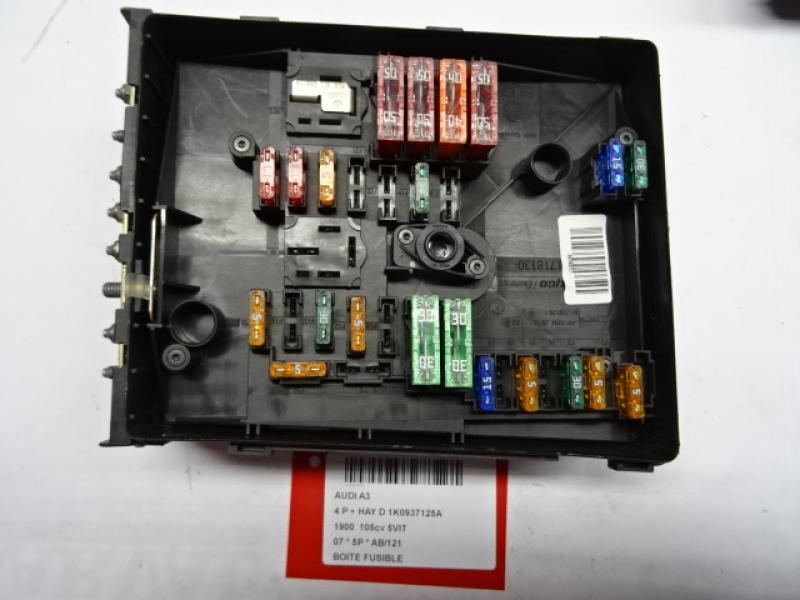FUSE BOX Audi A3 7/03 - 7/08