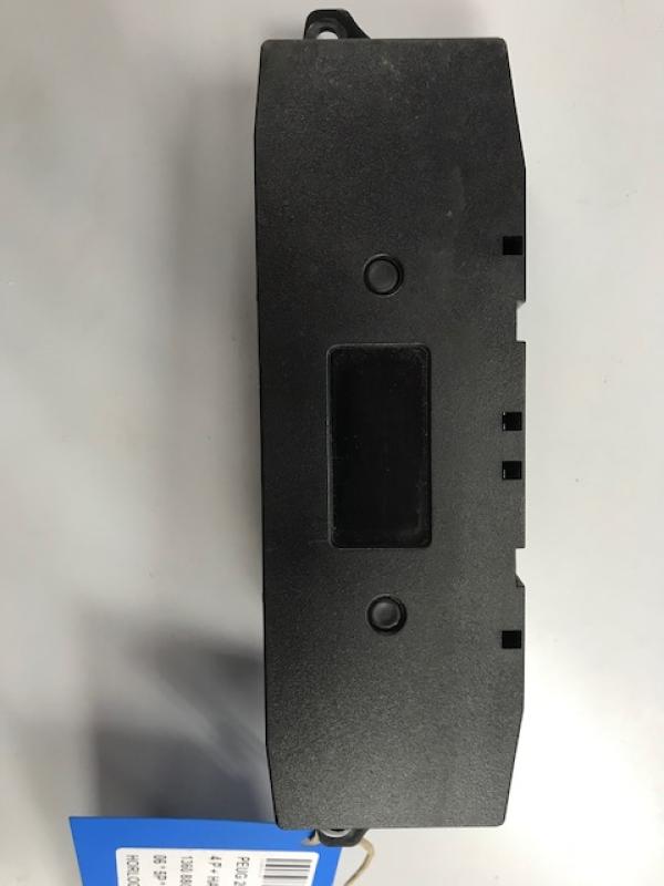  UHR Peugeot 207 2/06 > 15