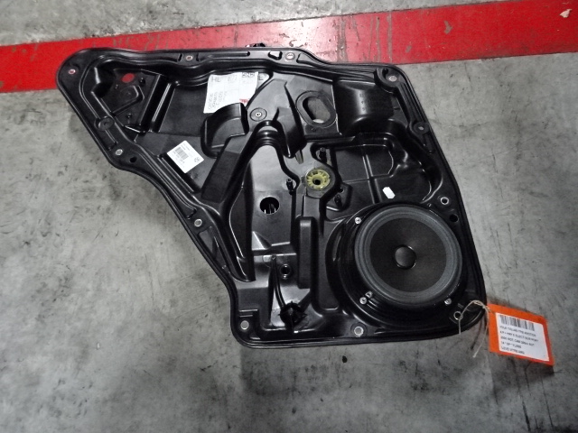 RUITMECHANISME ACHTER LINKS Vw TIGUAN (2) 07/11 - 16