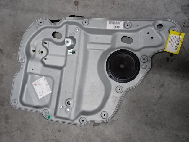 LEVE-VITRE DE PORTE ARRIERE DROITE Vw TOURAN 08/10 - 15