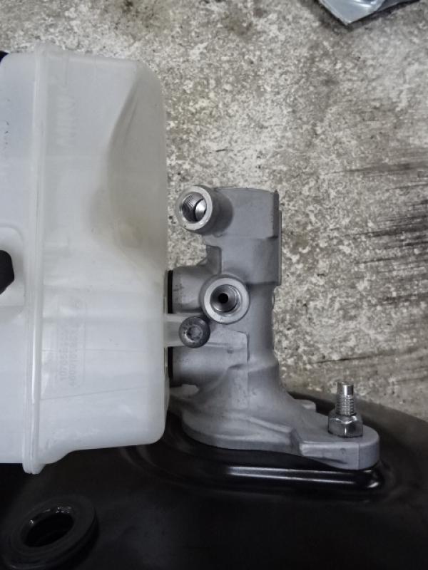 HOOFDREMCILINDER Renault CLIO IV 11/12 - 7/16