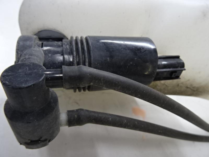 WINDSCREEN WASHER PUMP Ford FIESTA 1/13 - 17