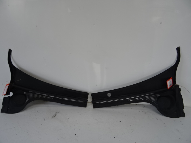 PLASTIQUE D&#039;AUVENT Vw JETTA 11 - 14 (6°GEN)