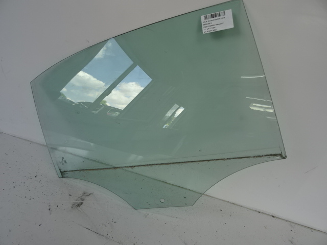 VITRE DE PORTE ARRIERE DROITE Vw JETTA 11 - 14 (6°GEN)