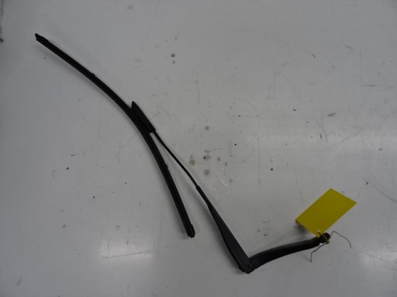 RUITENWISSERARM LINKS VOOR Dacia LOGAN MCV 2/13 - 16