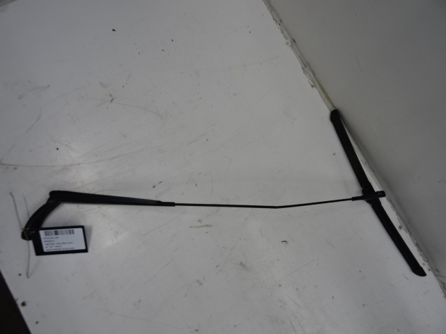 RUITENWISSERARM RECHTS VOOR Peugeot 207 2/06 &gt; 15