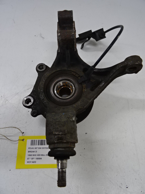 WIELNAAF VOOR RECHTS Peugeot 307 7/05 - 08