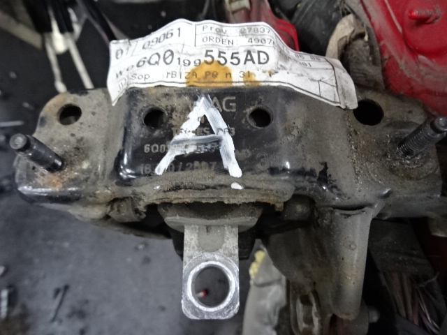 VERSNELLINGSBAKSTEUN Seat IBIZA MK3 (6L1) 6/02 - 08