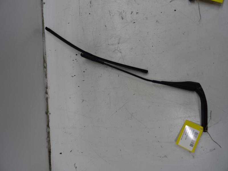 BRAS D'ESSUIE-GLACE AVANT DROIT Bmw 1 E81/87 4/07 - 12