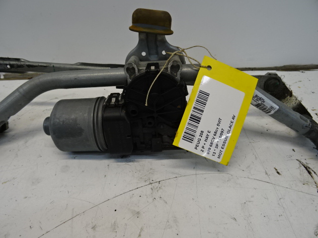 MOTEUR D&#039;ESSUIE-GLACE AVANT Peugeot 208 3/12 - 7/15