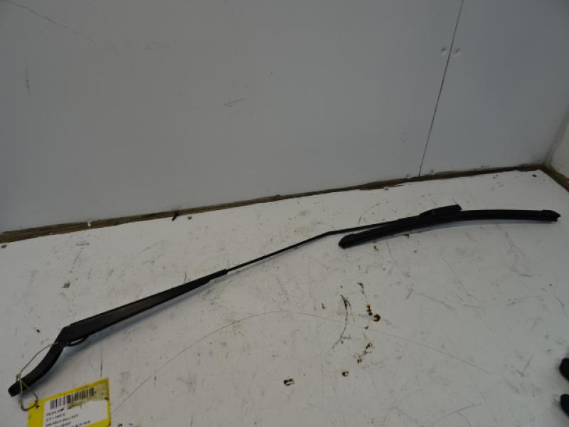 RUITENWISSERARM RECHTS VOOR Peugeot 208 3/12 - 7/15