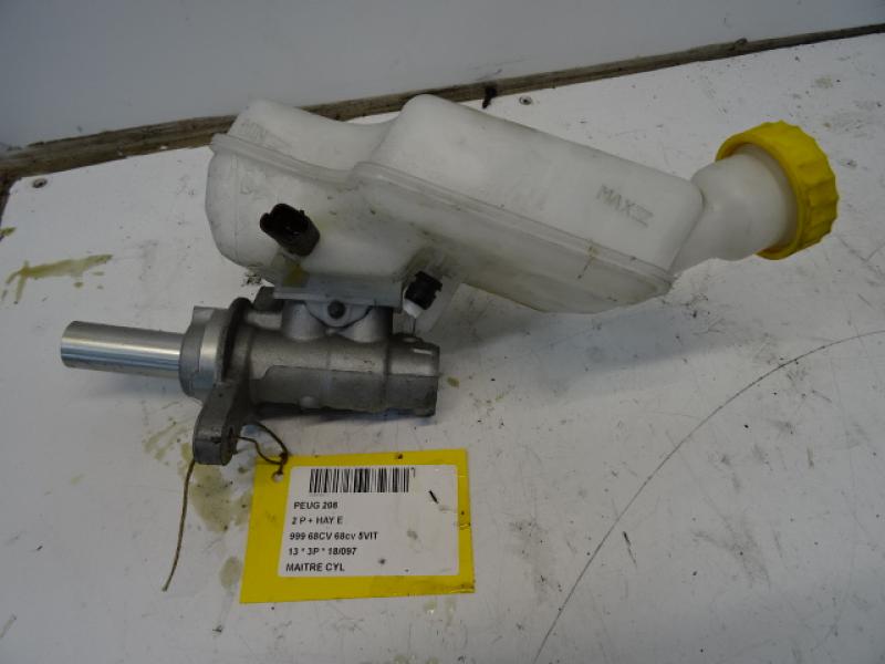 HOOFDREMCILINDER Peugeot 208 3/12 - 7/15