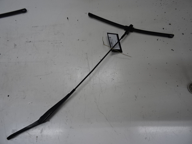 RUITENWISSERARM LINKS VOOR Ford FOCUS (3) 08 - 02/11