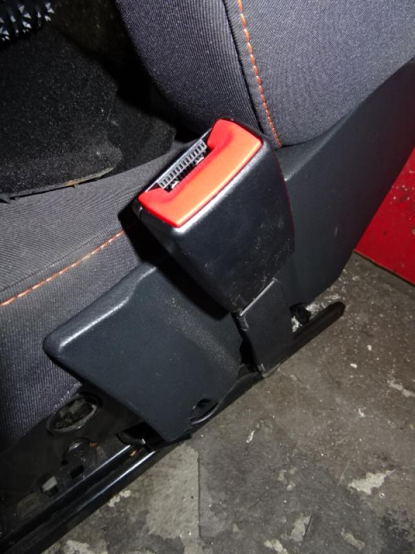 VEILIGHEIDSGORDEL VOET VOOR RECHTS Seat IBIZA MK4 (6J) 08 - 12