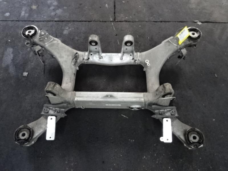 TRAVERSE ARRIERE Bmw 7 G11/G12 09/15+