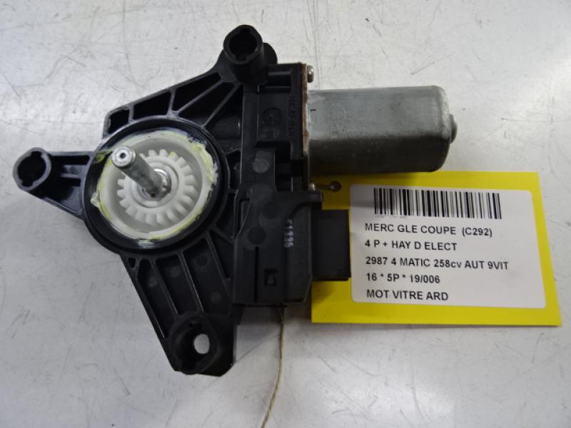 MOTEUR DE VITRE DE PORTE ARRIERE DROITE Mercedes-Benz GLE W166/C292 15 - 19