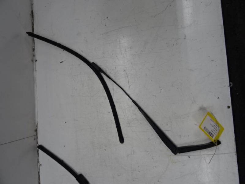RUITENWISSERARM LINKS VOOR Jaguar F-PACE 06/16+
