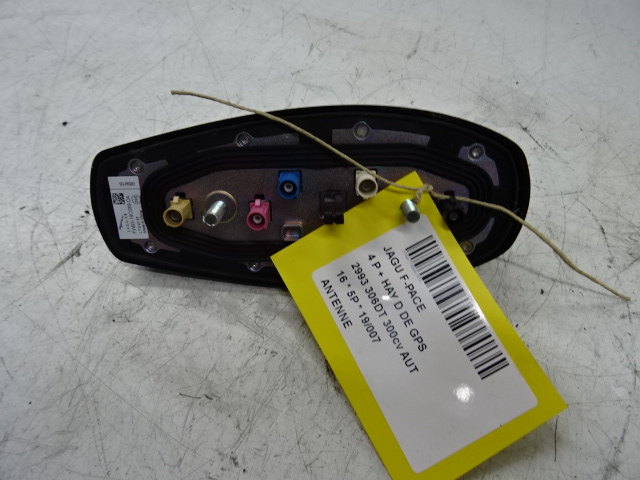 ANTENNE Jaguar F-PACE 06/16+
