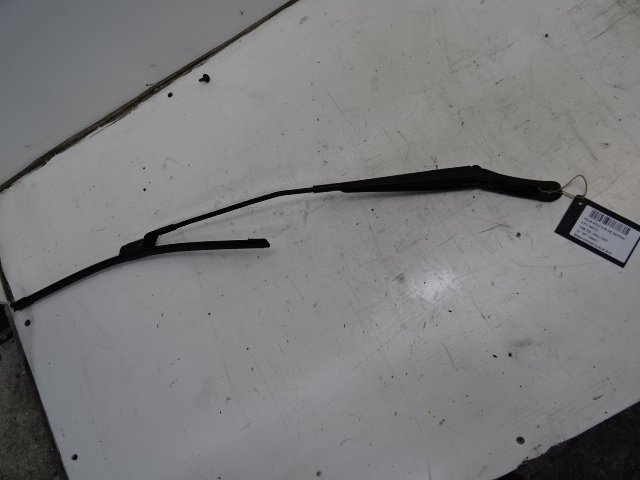 RUITENWISSERARM RECHTS VOOR Vw GOLF VI 11/08 - 13