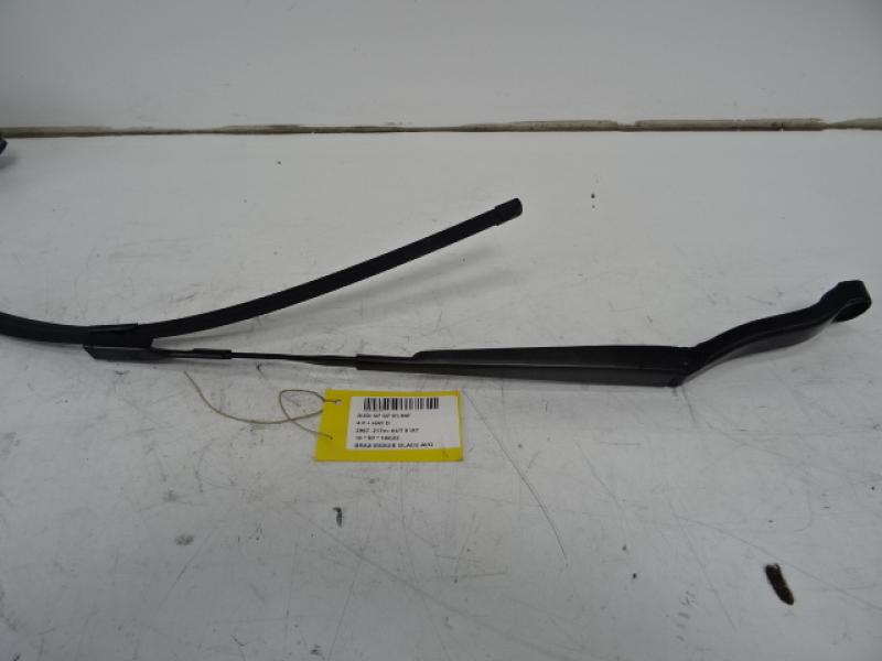 RUITENWISSERARM LINKS VOOR Audi Q7 (2) 04/15+