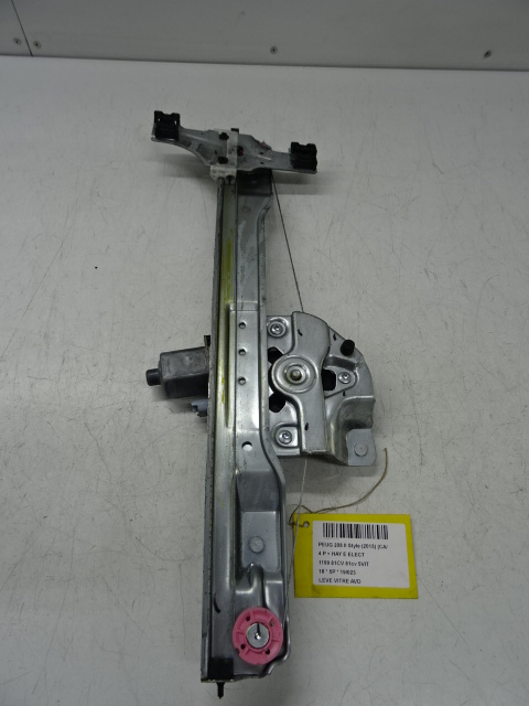 LEVE-VITRE DE PORTE AVANT DROITE Peugeot 208 8/15 - 20