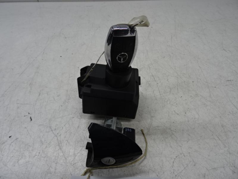 CONTACTEUR Mercedes-Benz CLA C117/X117 13 - 19