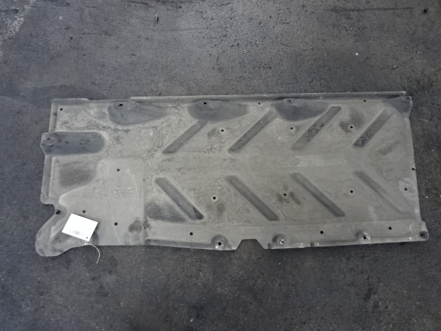 PLASTIEKE BESCHERMPLAAT ONDER AUTO LINKS Mercedes-Benz CLA C117/X117 13 - 19