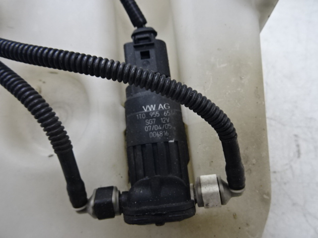 MOTEUR DE LAVE-GLACE AVANT Vw GOLF V 11/03 - 08