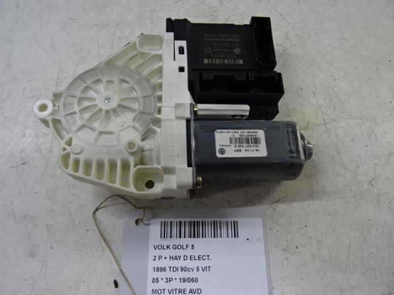 MOTEUR DE VITRE DE PORTE AVANT DROITE Vw GOLF V 11/03 - 08
