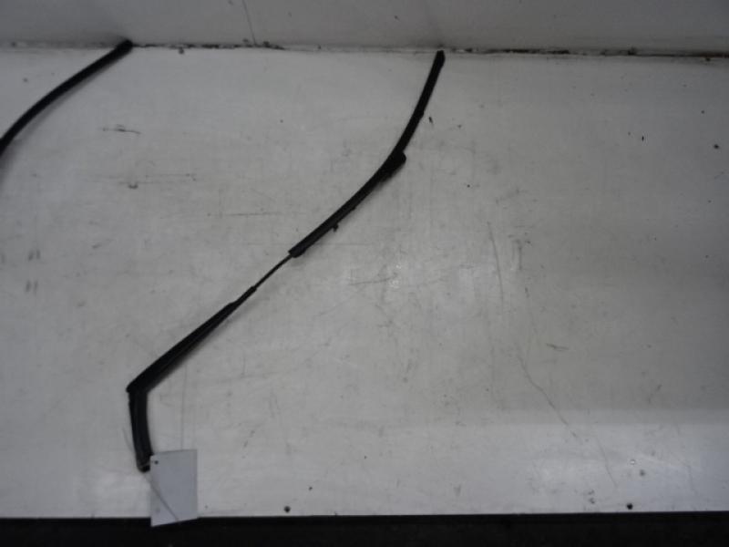 RUITENWISSERARM RECHTS VOOR Vw GOLF VI 11/08 - 13
