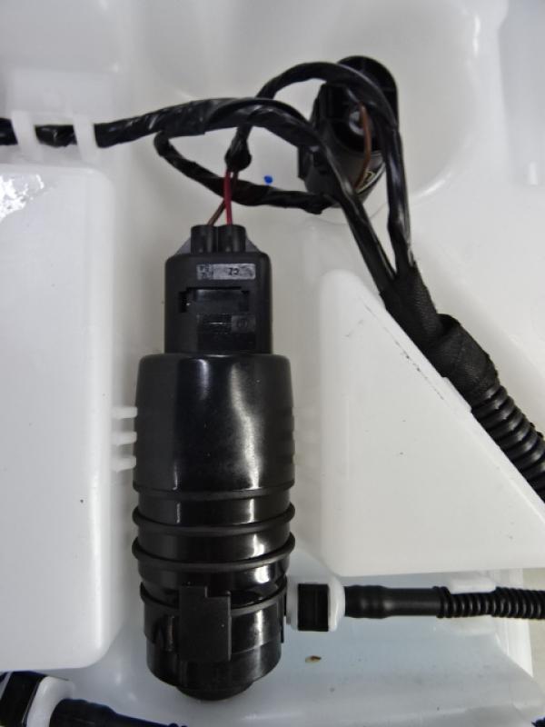 WINDSCREEN WASHER PUMP Bmw 1 F20/F21 3/15 - 19
