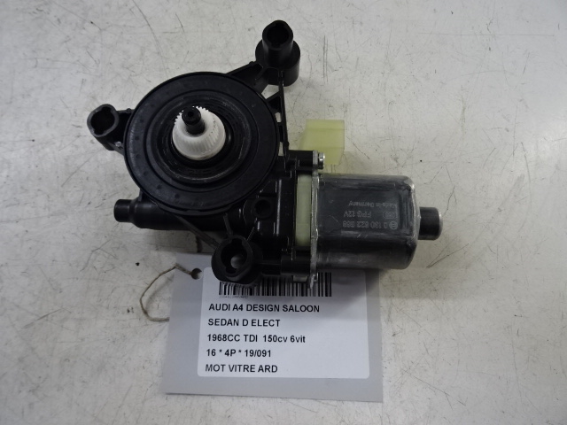 MOTEUR DE VITRE DE PORTE ARRIERE DROITE Audi A4 10/15 - 2019