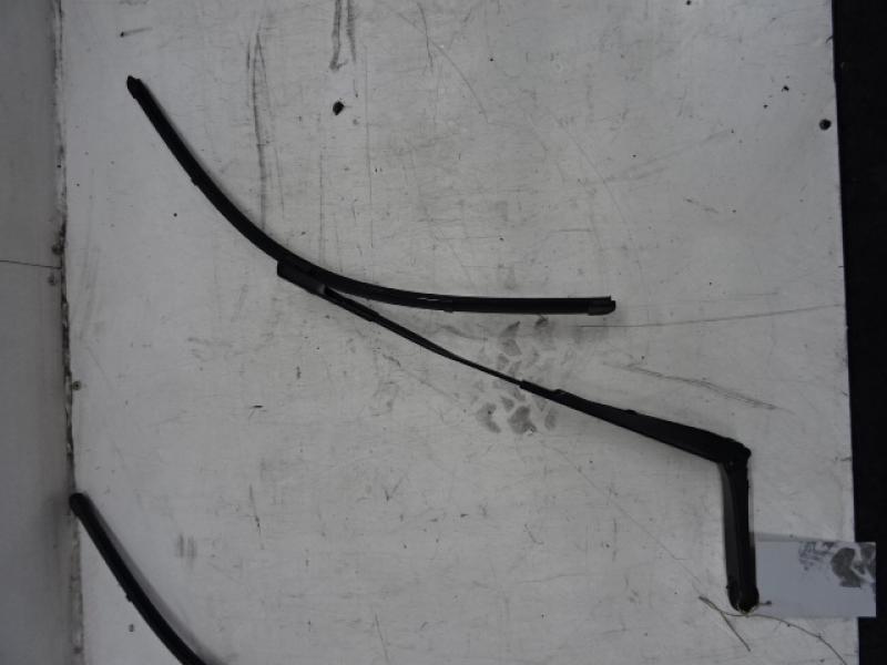 LEFT FRONT WIPER ARM Audi A4 10/15 - 2019