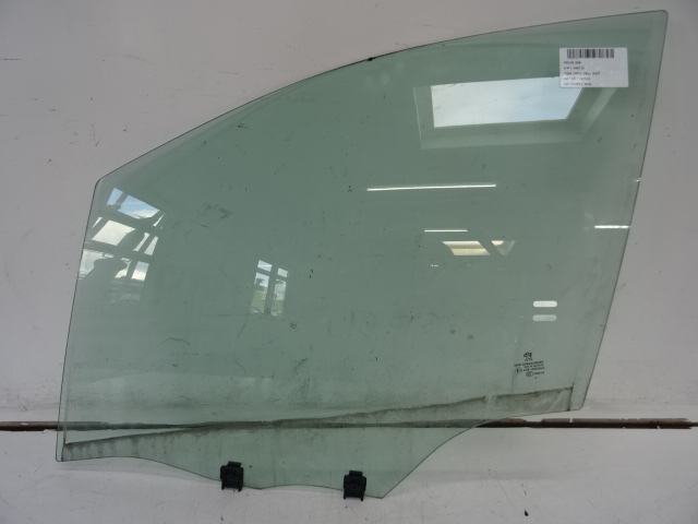 VITRE DE PORTE AVANT GAUCHE Peugeot 208 3/12 - 7/15