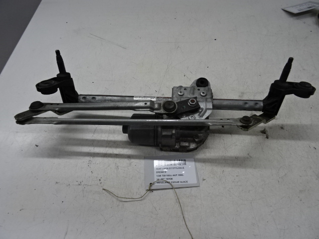 TRINGLERIE D&#039;ESSUIE-GLACE Seat LEON (3) (5F) 1/13 - 1/17