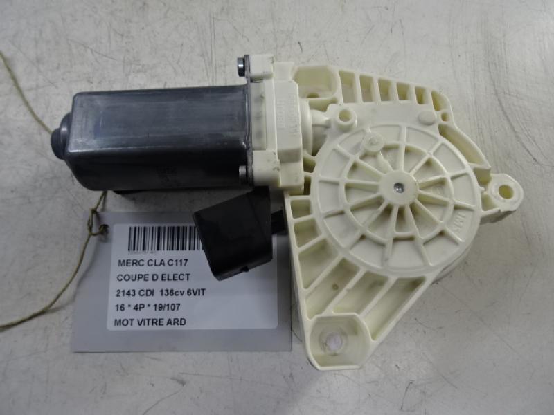 MOTEUR DE VITRE DE PORTE ARRIERE DROITE Mercedes-Benz CLA C117/X117 13 - 19