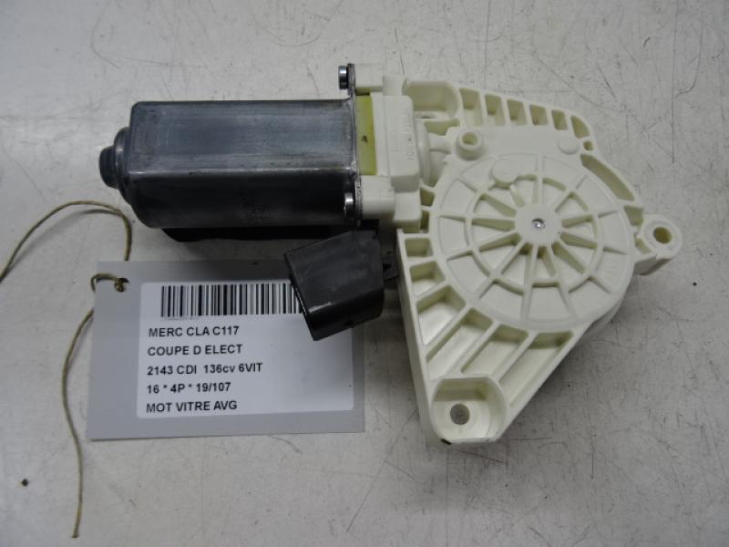 MOTEUR DE VITRE DE PORTE AVANT GAUCHE Mercedes-Benz CLA C117/X117 13 - 19
