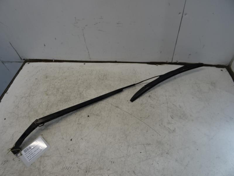 RUITENWISSERARM RECHTS VOOR Toyota RAV 4 12/15 - 18