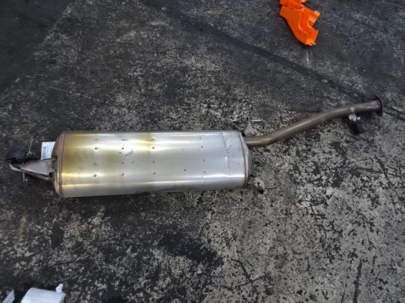 AUSPUFF MITTEL Toyota RAV 4 12/15 - 18