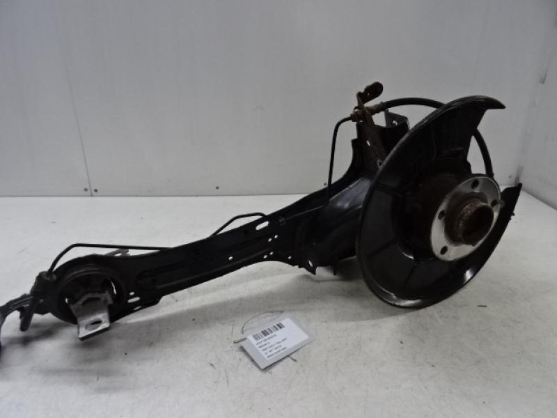 DRAAGARM ACHTER LINKS Volvo V60 10/10-08/18