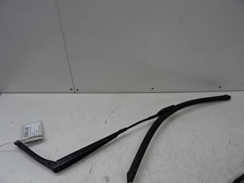 LEFT FRONT WIPER ARM Vw GOLF VI 11/08 - 13