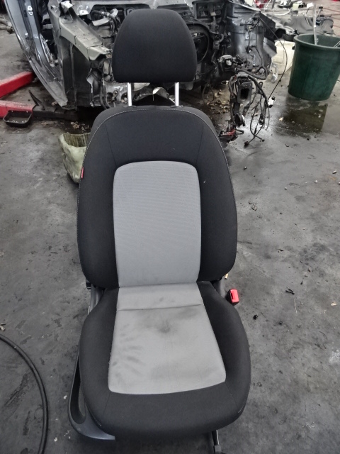 STOEL VOOR RECHTS Seat IBIZA MK4 (6J) 4/12 - 7/2015
