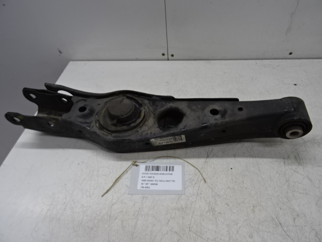 DRAAGARM ACHTER LINKS Hyundai TUCSON (2) 09/15 - 09/18
