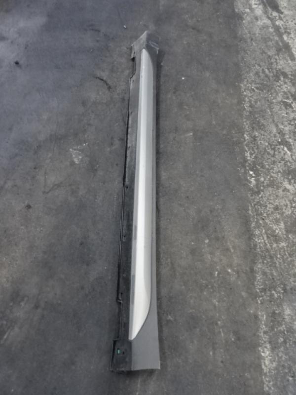 JUPE LATERALE GAUCHE Hyundai TUCSON (2) 09/15 - 09/18