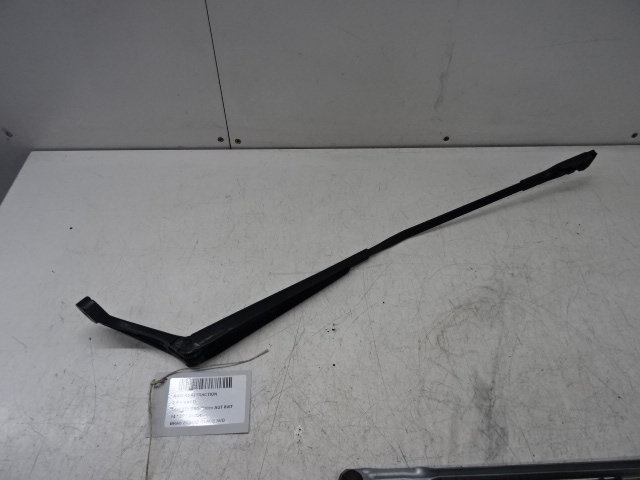 RUITENWISSERARM RECHTS VOOR Audi A3 3,5D 9/12 - 16