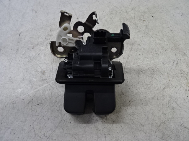 CENTRALE VERGRENDELING ACHTERKLEP Audi A3 3,5D 9/12 - 16