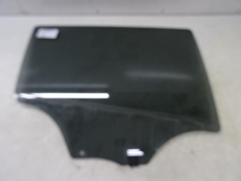 RIGHT REAR DOOR WINDOW Peugeot 2008 (1)  5/13 - 4/16